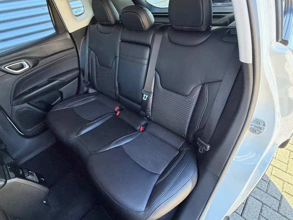 Jeep Compass 4xe AWD Plug-in Hybrid Electric Night Eagl uit 2023, foto 10