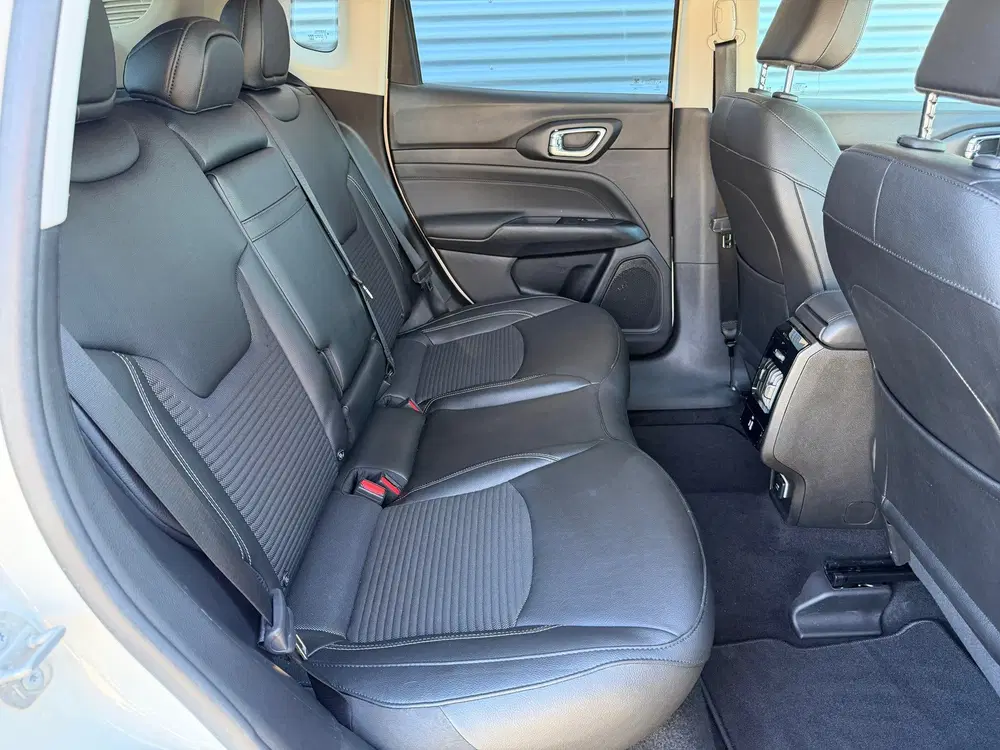 Jeep Compass 4xe AWD Plug-in Hybrid Electric Night Eagl uit 2023, foto 13