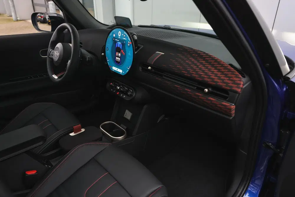 Mini Hatchback Cooper C Automaat uit 2025, foto 11