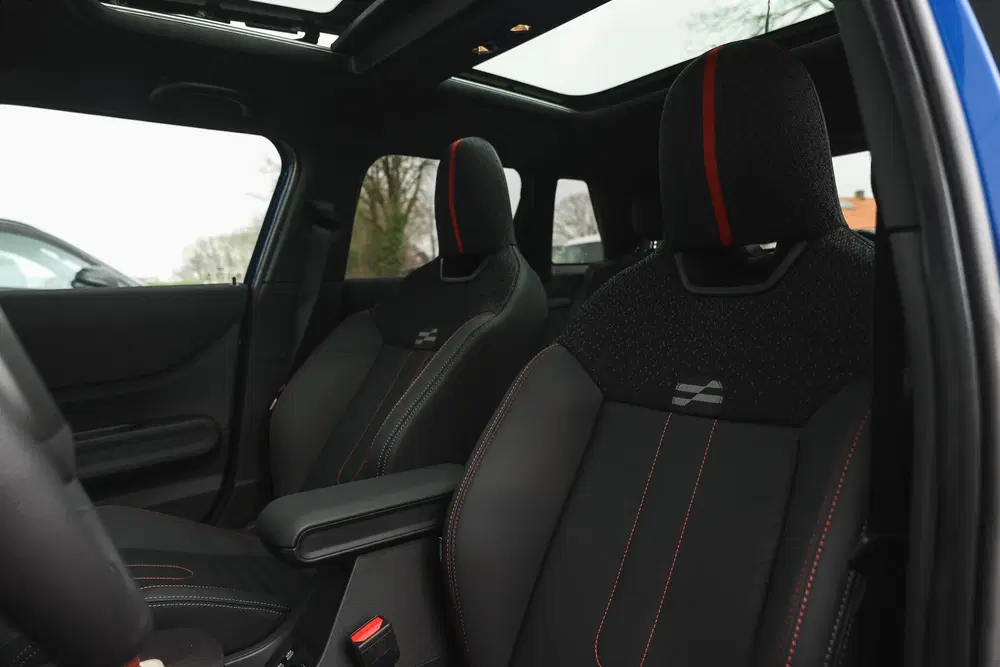 Mini Hatchback Cooper C Automaat uit 2025, foto 13