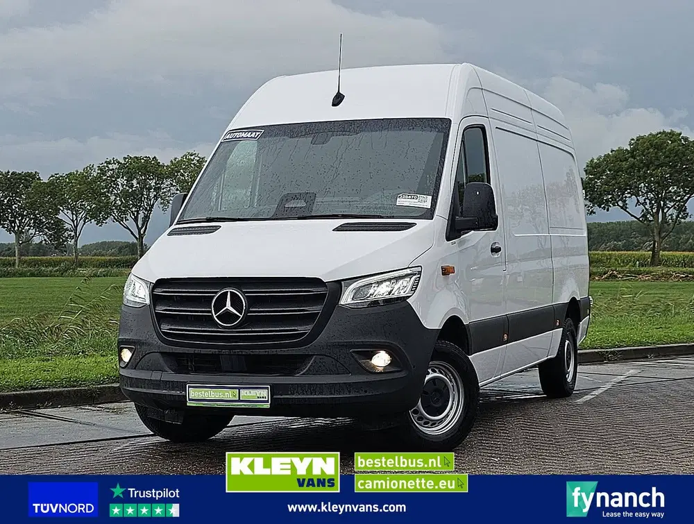Mercedes-Benz Sprinter 317 L2H2 LED Mbux10 Automaat Navi Cam uit 2024