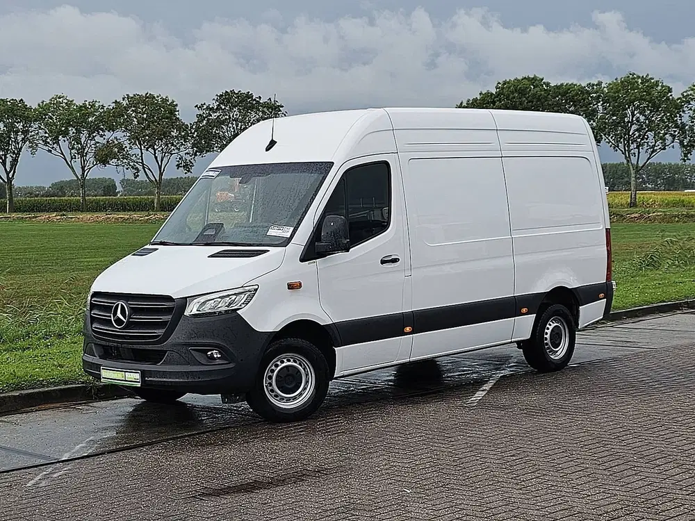 Mercedes-Benz Sprinter 317 L2H2 LED Mbux10 Automaat Navi Cam uit 2024, foto 2