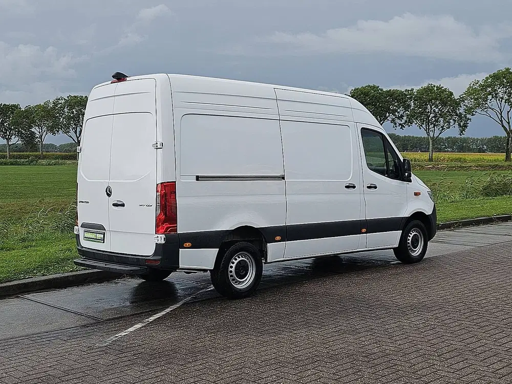 Mercedes-Benz Sprinter 317 L2H2 LED Mbux10 Automaat Navi Cam uit 2024, foto 3