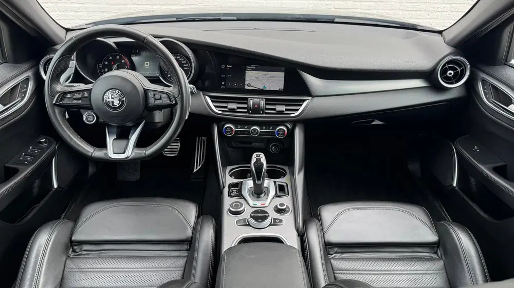 Alfa Romeo Giulia 2.0T Sprint Leder elektrisch+verwarmd Stuu uit 2022, foto 2