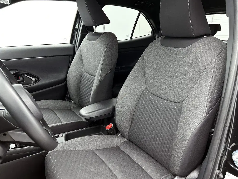 Toyota Yaris Cross 1.5 Hybrid 115 pk Dynamic Automaat uit 2025, foto 15