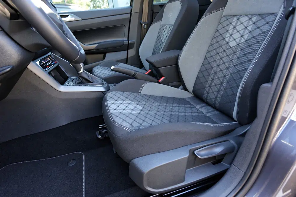 Volkswagen Taigo 1.5 TSI R-Line Business PANO KEYLESS CAM uit 2022, foto 13