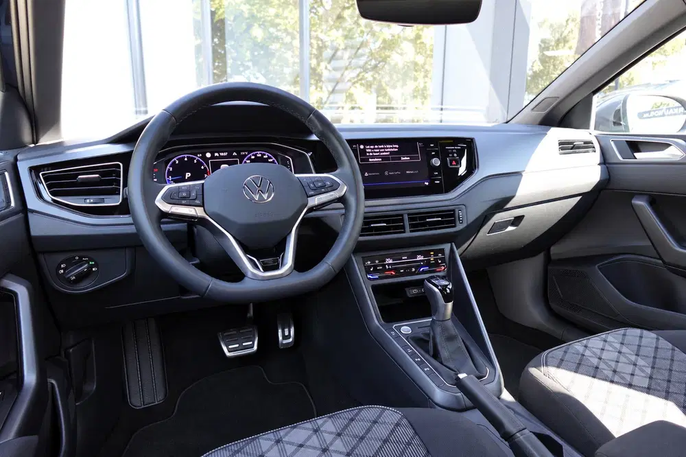 Volkswagen Taigo 1.5 TSI R-Line Business PANO KEYLESS CAM uit 2022, foto 4