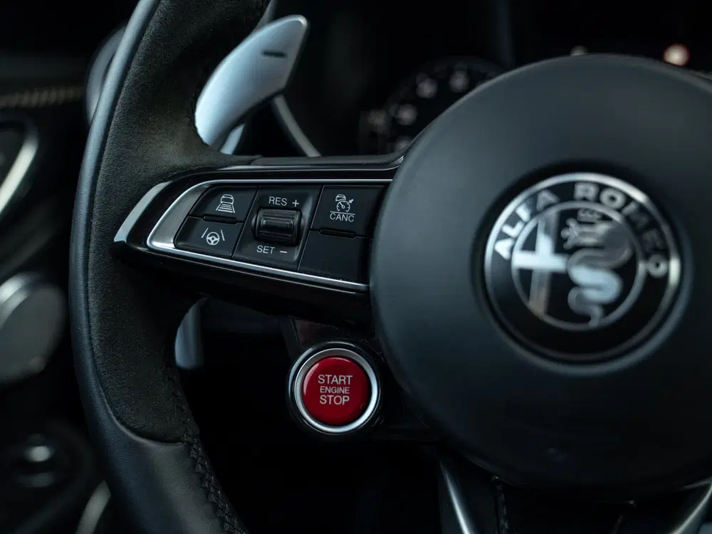 Alfa Romeo Giulia 2.9 V6 Quadrifoglio uit 2023, foto 11