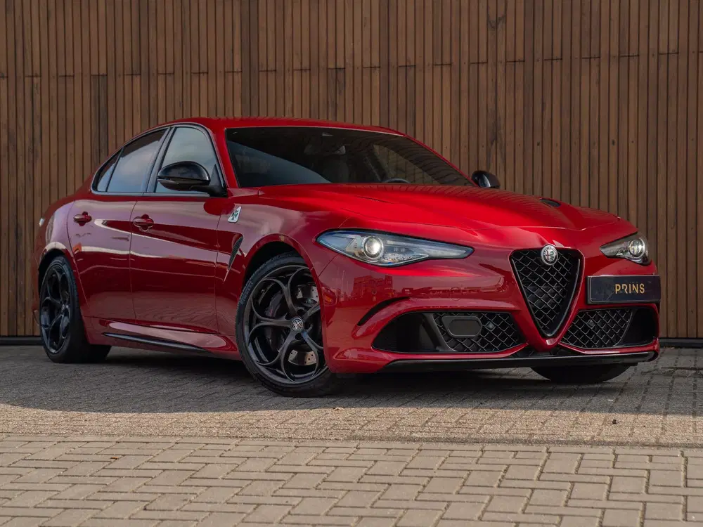Alfa Romeo Giulia 2.9 V6 Quadrifoglio uit 2023, foto 2