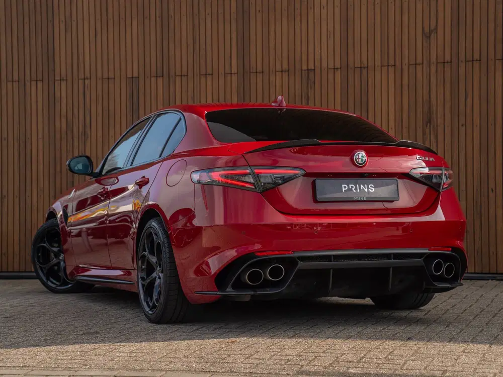 Alfa Romeo Giulia 2.9 V6 Quadrifoglio uit 2023, foto 5