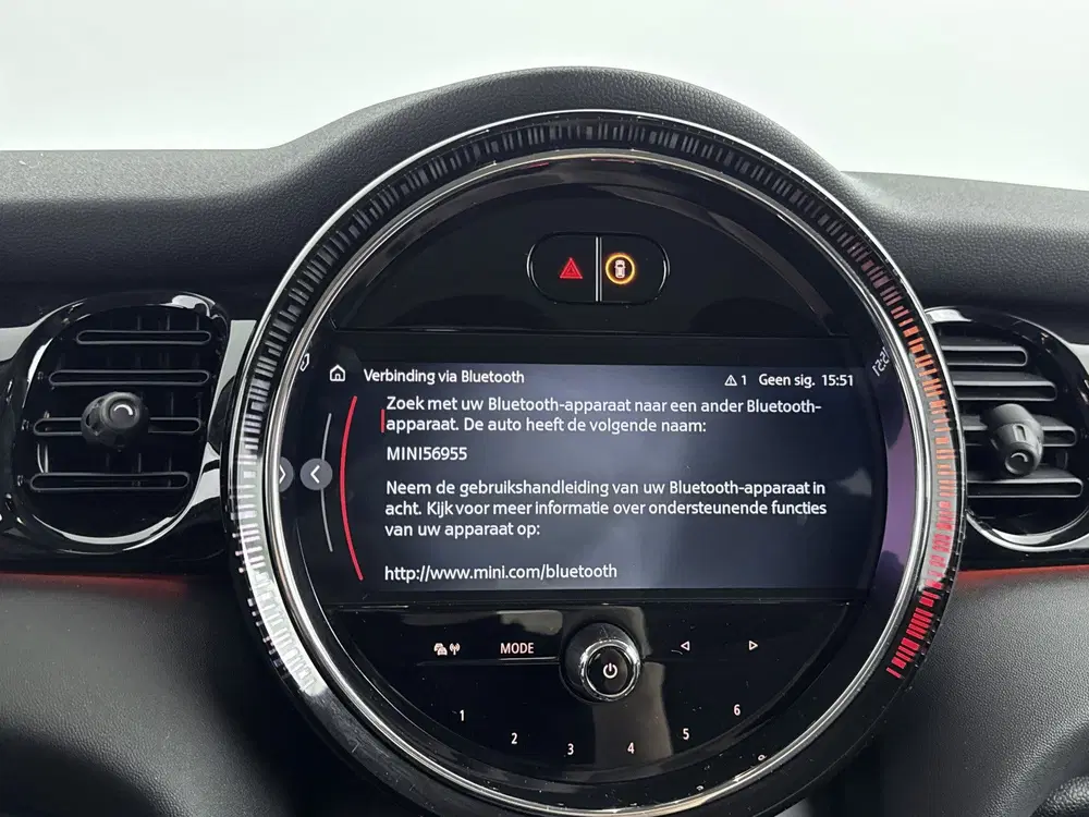 Mini Hatchback Cooper Essential Automaat uit 2023, foto 11