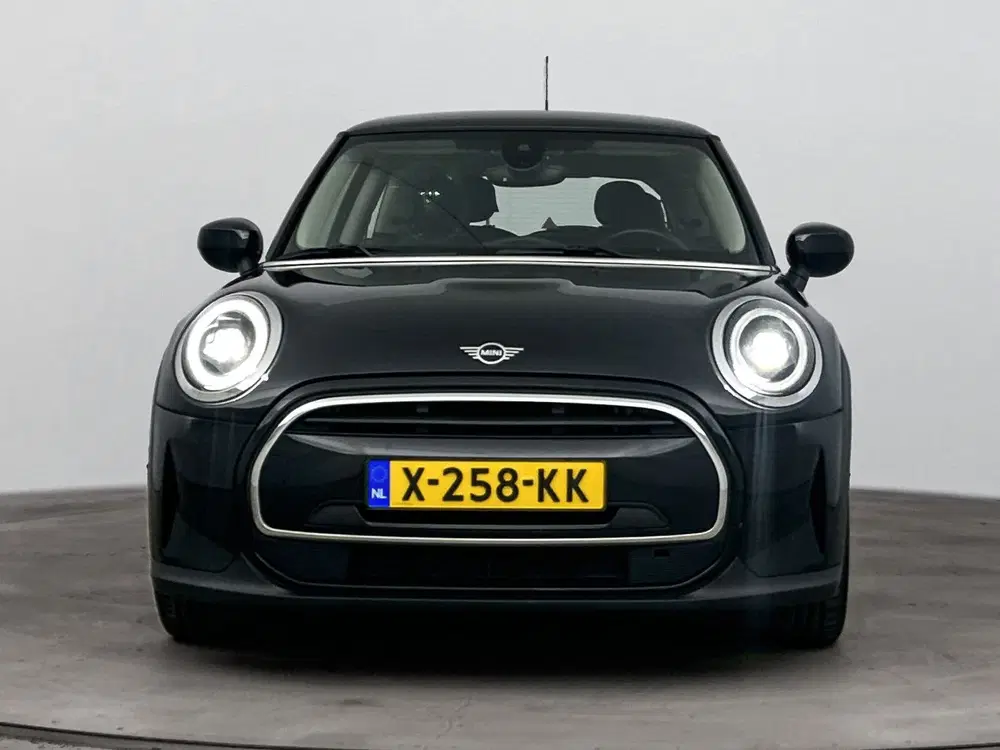 Mini Hatchback Cooper Essential Automaat uit 2023, foto 5