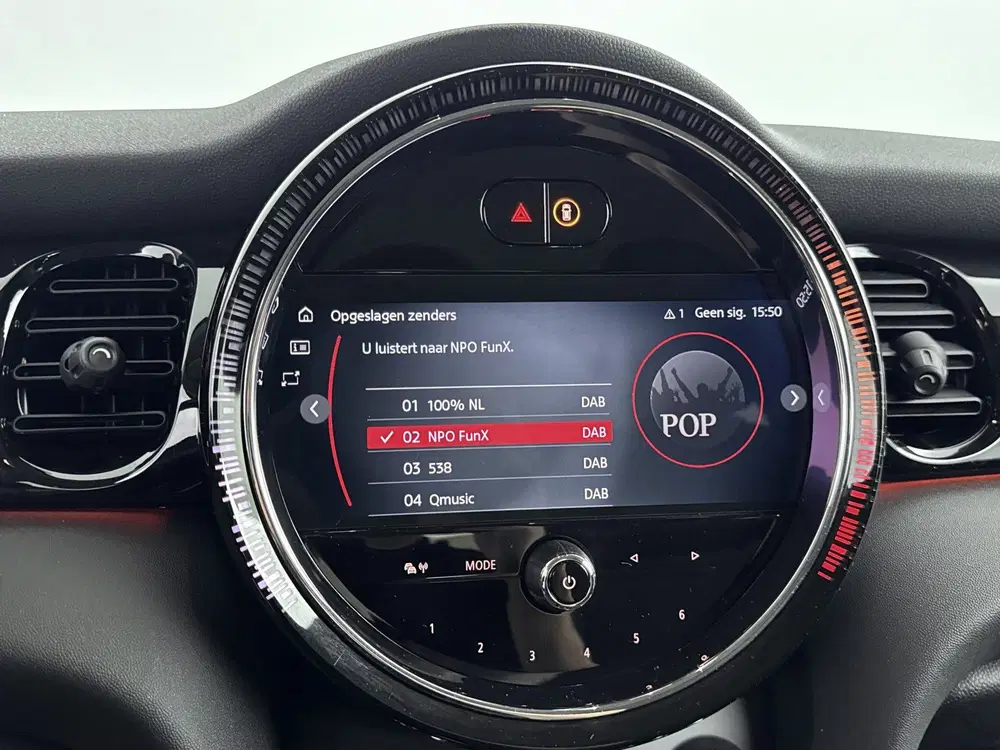 Mini Hatchback Cooper Essential Automaat uit 2023, foto 7