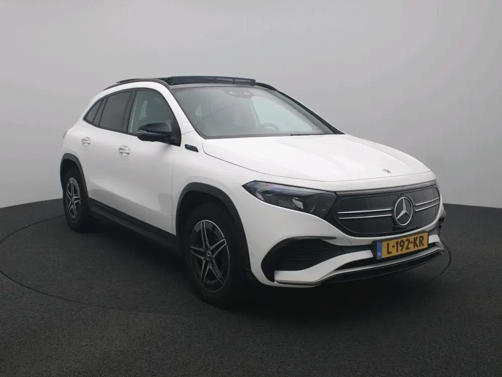 Mercedes-Benz EQA 250 AMG Nightpakket 67 kWh uit 2021, foto 3