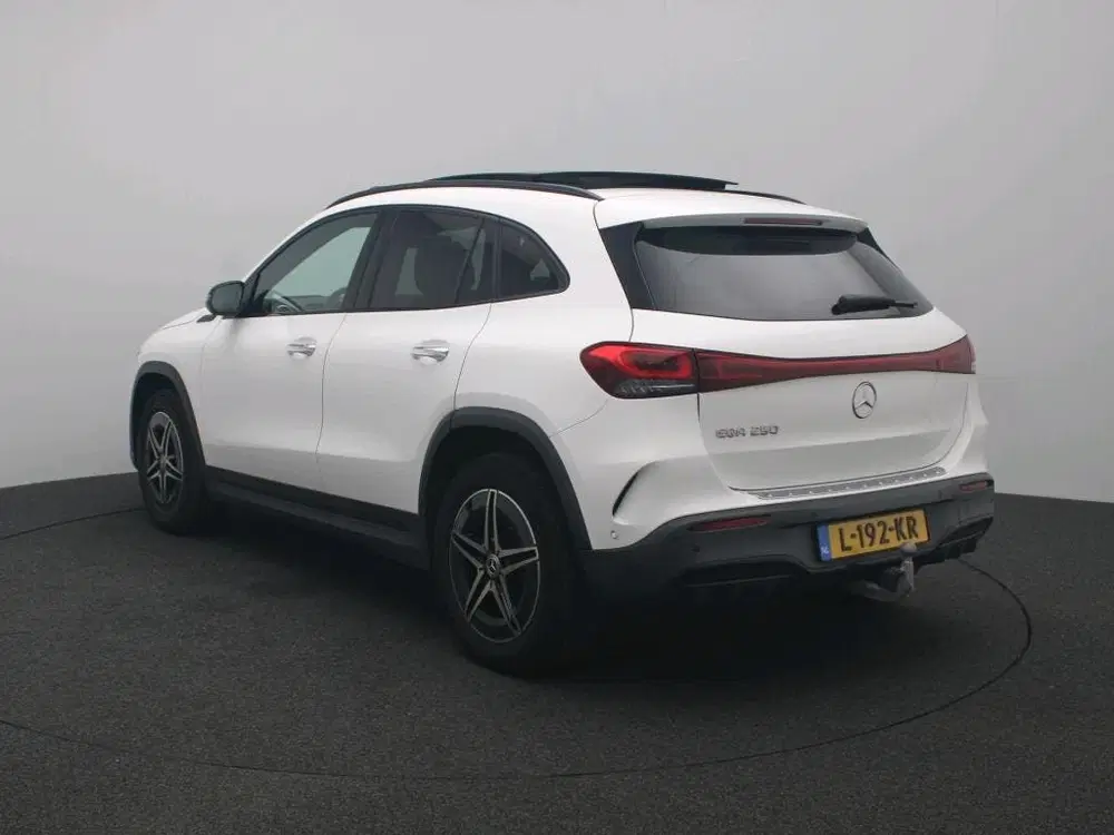 Mercedes-Benz EQA 250 AMG Nightpakket 67 kWh uit 2021, foto 4