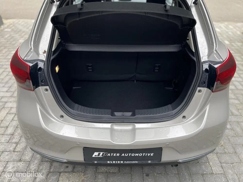 Mazda 2 1.5 Skyactiv-G Homura uit 2022, foto 10