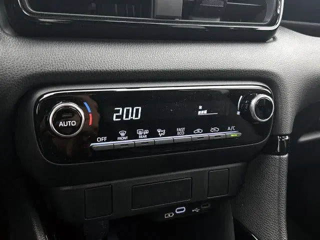 Toyota Yaris 1.5 Hybrid 115 Dynamic uit 2026, foto 9