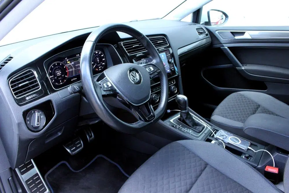 Volkswagen Golf 1.5 TSI DSG Highline PANO VIRTUAL CA uit 2019, foto 11