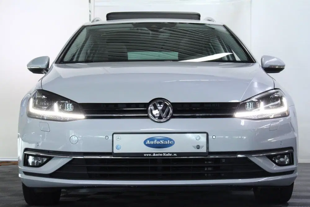 Volkswagen Golf 1.5 TSI DSG Highline PANO VIRTUAL CA uit 2019, foto 6