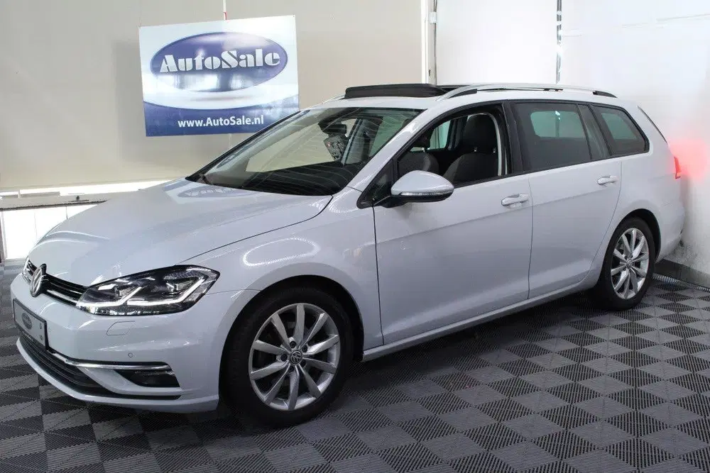 Volkswagen Golf 1.5 TSI DSG Highline PANO VIRTUAL CA uit 2019, foto 8