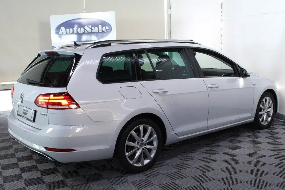 Volkswagen Golf 1.5 TSI DSG Highline PANO VIRTUAL CA uit 2019, foto 9