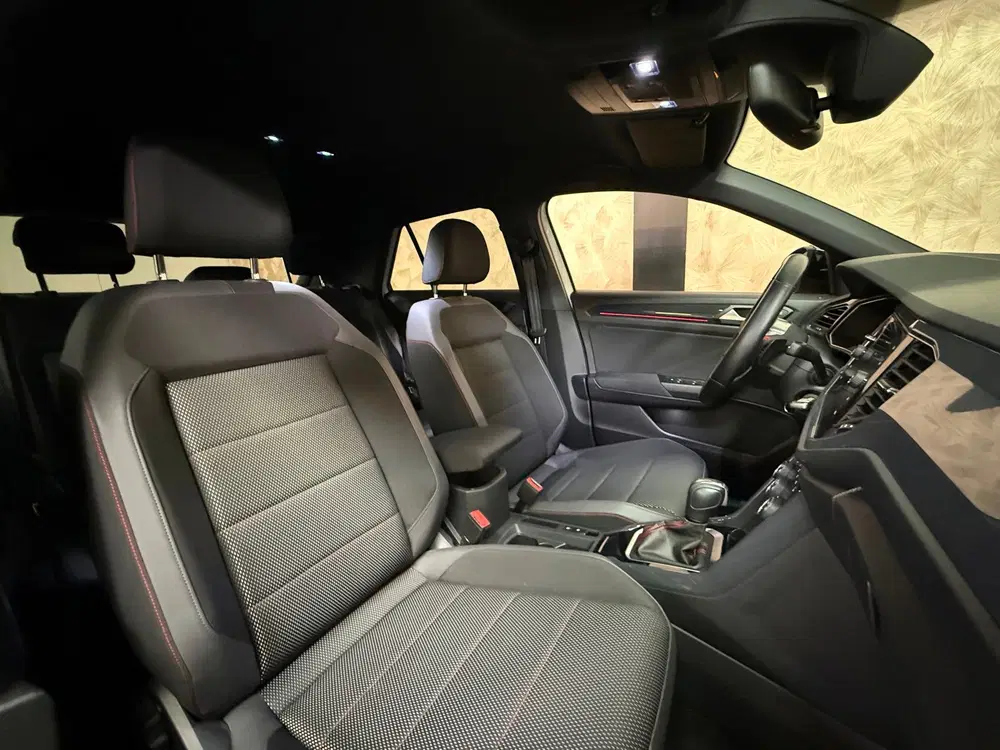 Volkswagen T-Roc 1.5 TSI Sportline Business uit 2020, foto 11