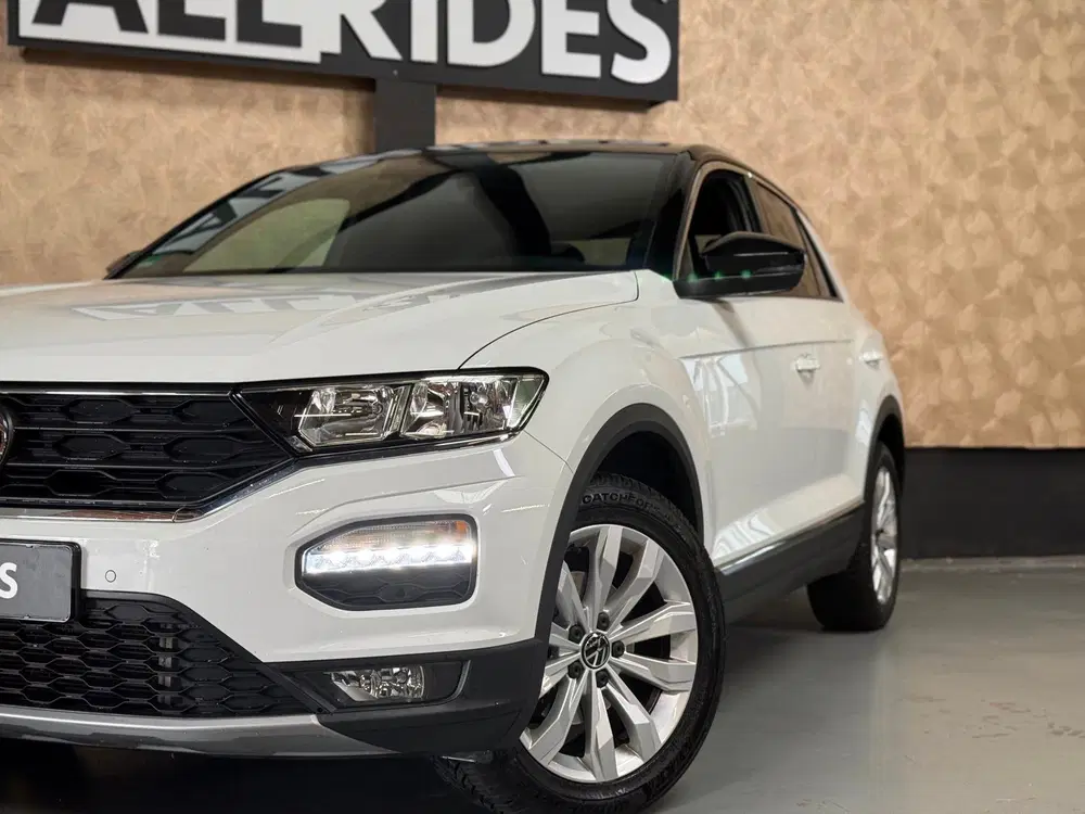 Volkswagen T-Roc 1.5 TSI Sportline Business uit 2020, foto 2