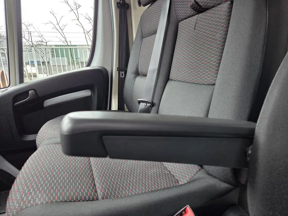 Peugeot Boxer 2.2 BlueHDI 140Pk L4H2 Airco Navi PDC Crui uit 2022, foto 15