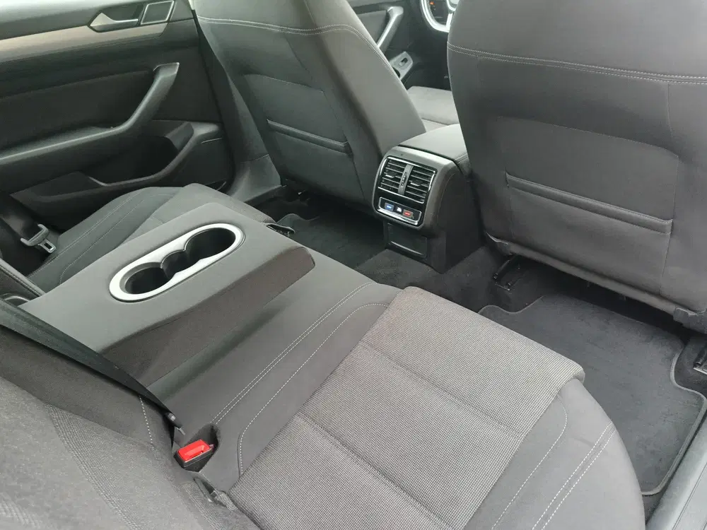 Volkswagen Passat 1.5 TSI Comfortline Business uit 2019, foto 12