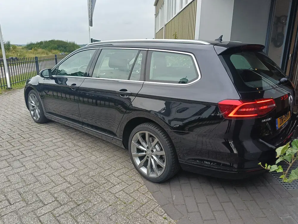 Volkswagen Passat 1.5 TSI Comfortline Business uit 2019, foto 3