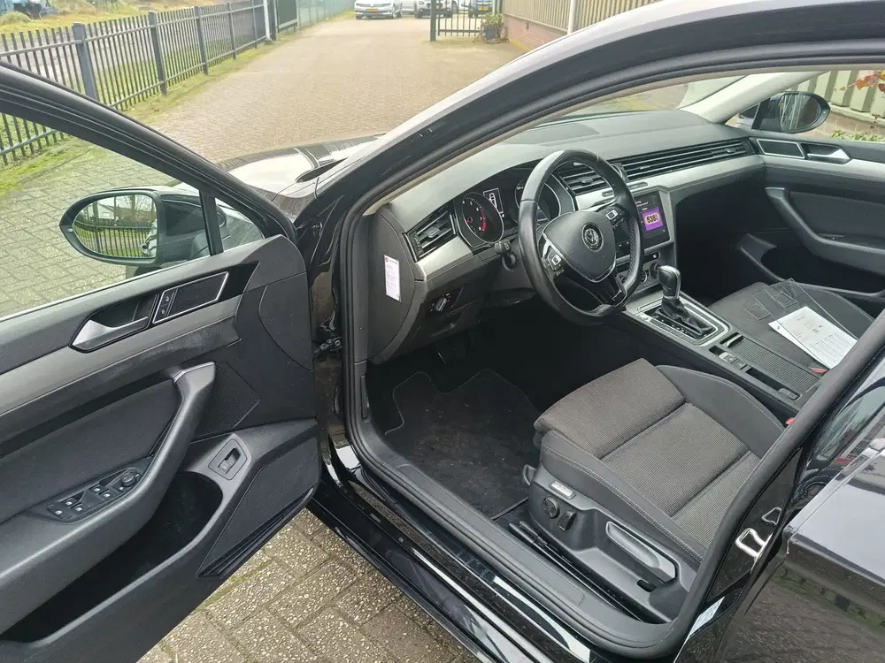 Volkswagen Passat 1.5 TSI Comfortline Business uit 2019, foto 4