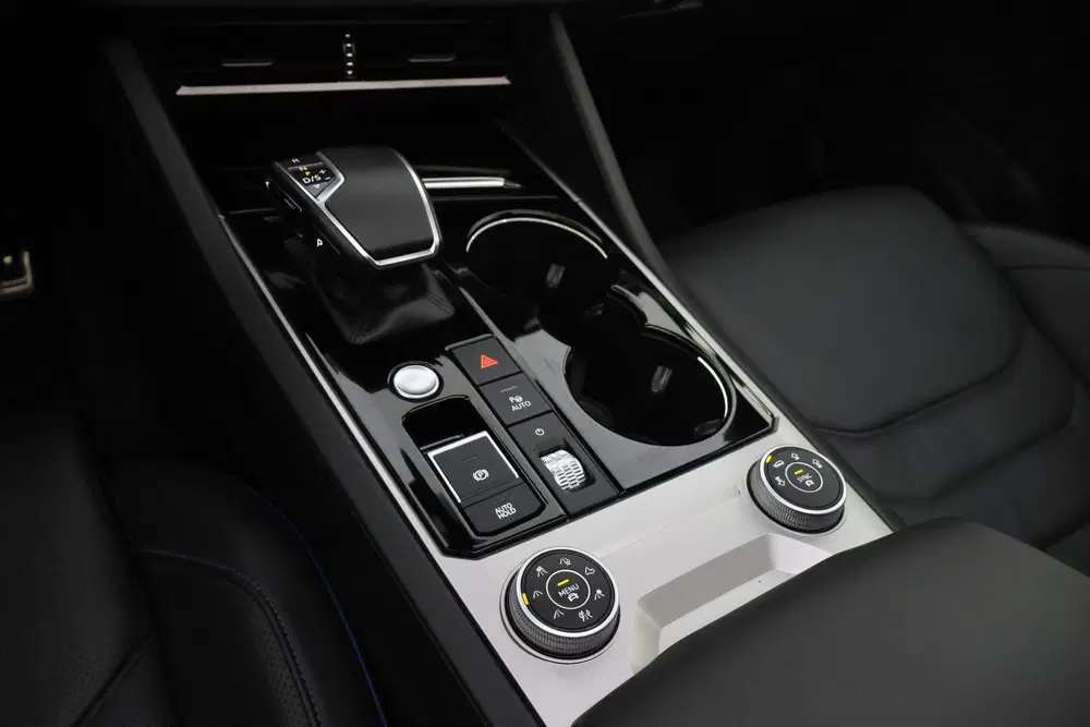 Volkswagen Touareg 3.0 eHybrid R 4MOTION 462PK PANO uit 2021, foto 13