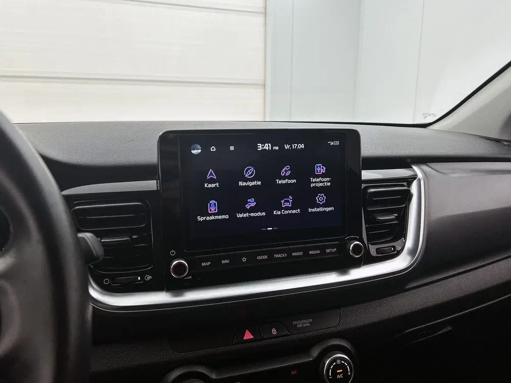 Kia Stonic 1.0 T-GDi MHEV DynamicPlusLine uit 2023, foto 15