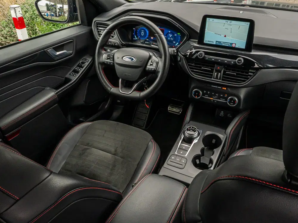 Ford Kuga 2.5 PHEV ST-Line X BLACK PACK 20 INCH B&O uit 2023, foto 2