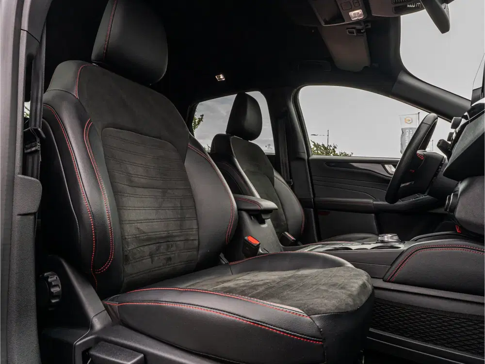 Ford Kuga 2.5 PHEV ST-Line X BLACK PACK 20 INCH B&O uit 2023, foto 4
