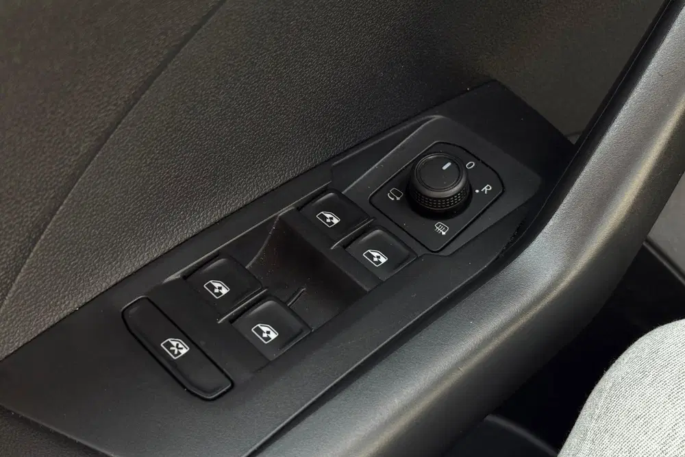 Volkswagen T-Cross 1.0 TSI Life 110pk uit 2023, foto 11