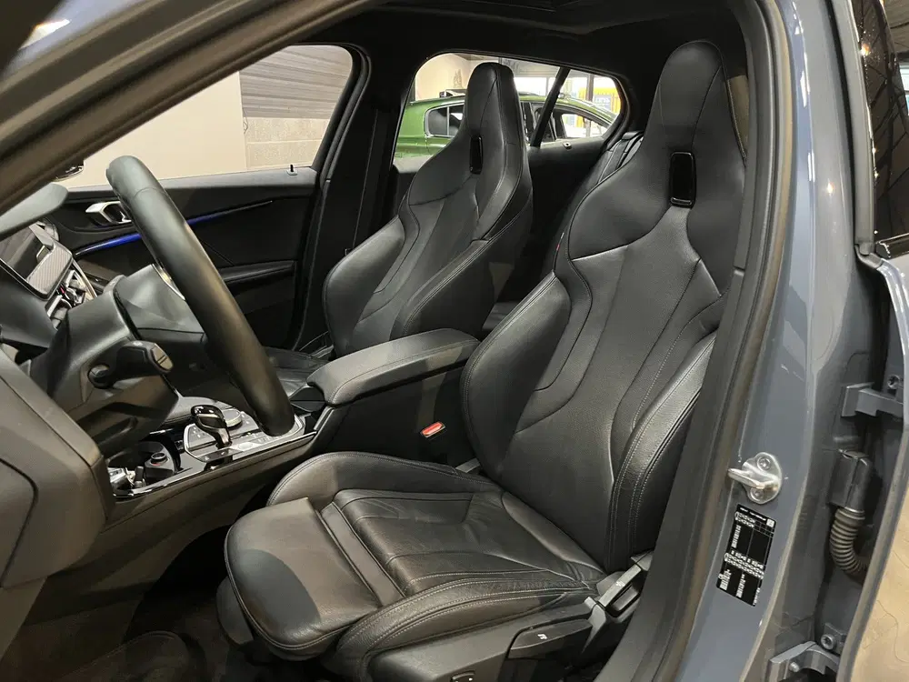 BMW 1-serie 116d Executive Edition M Sport uit 2020, foto 14