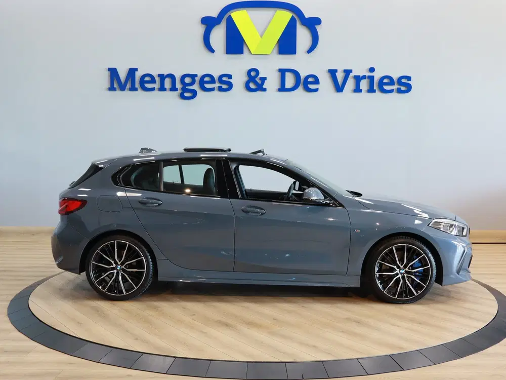 BMW 1-serie 116d Executive Edition M Sport uit 2020, foto 3