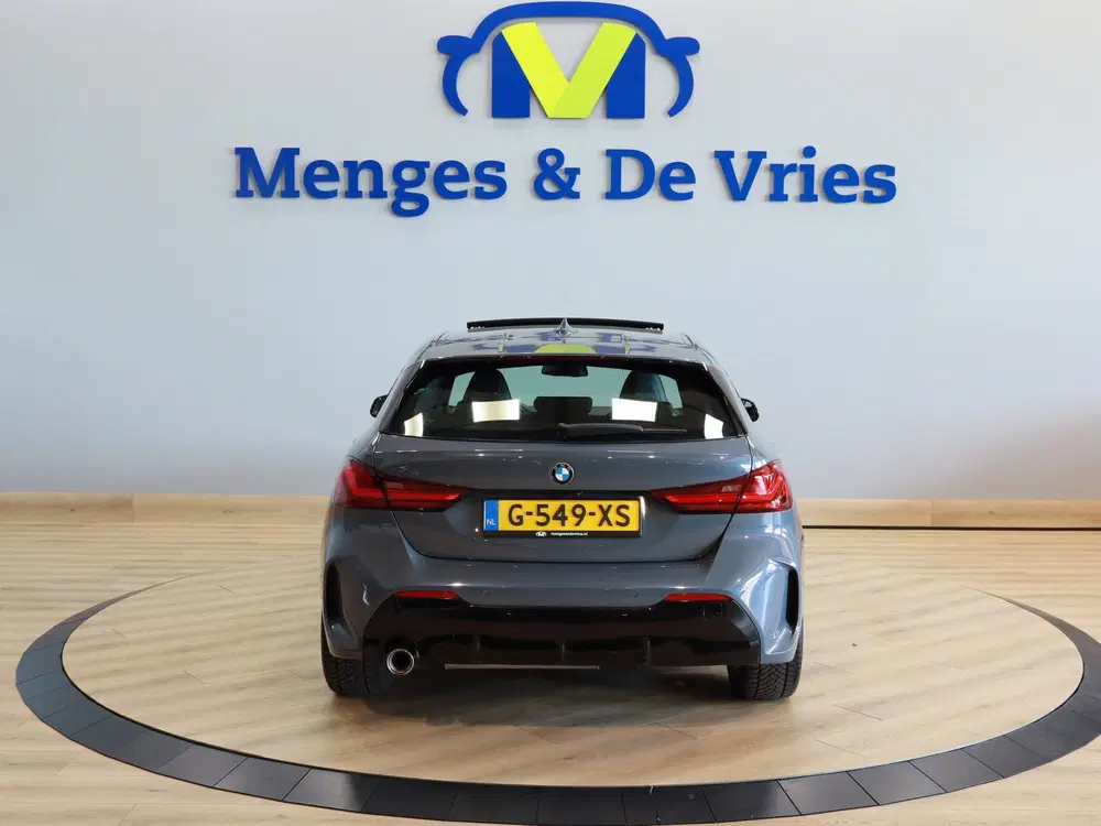 BMW 1-serie 116d Executive Edition M Sport uit 2020, foto 5