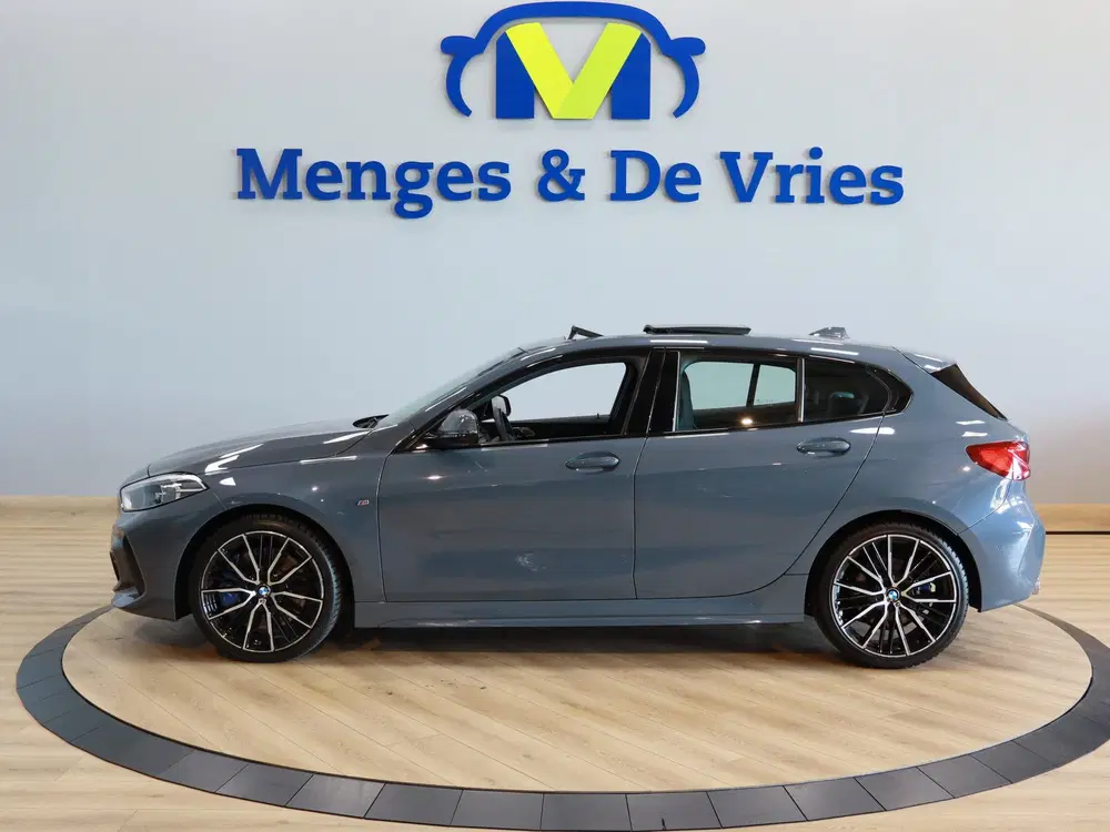 BMW 1-serie 116d Executive Edition M Sport uit 2020, foto 7