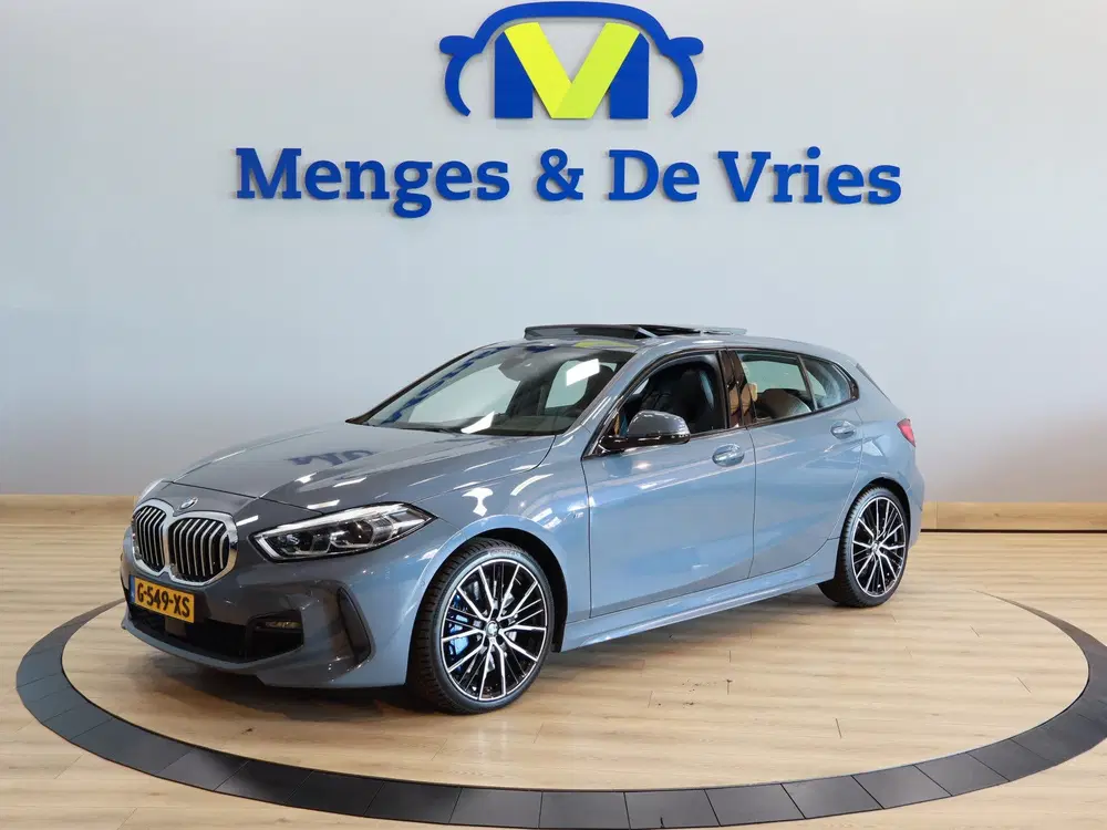 BMW 1-serie 116d Executive Edition M Sport uit 2020, foto 8