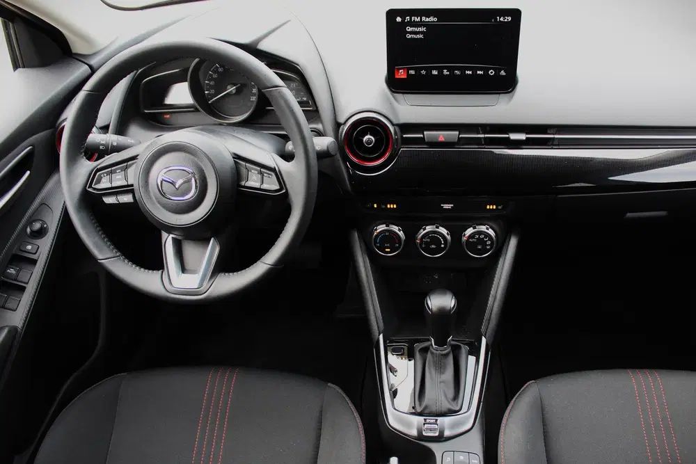 Mazda 2 1.5 SkyActiv-G 90 Homura uit 2024, foto 3