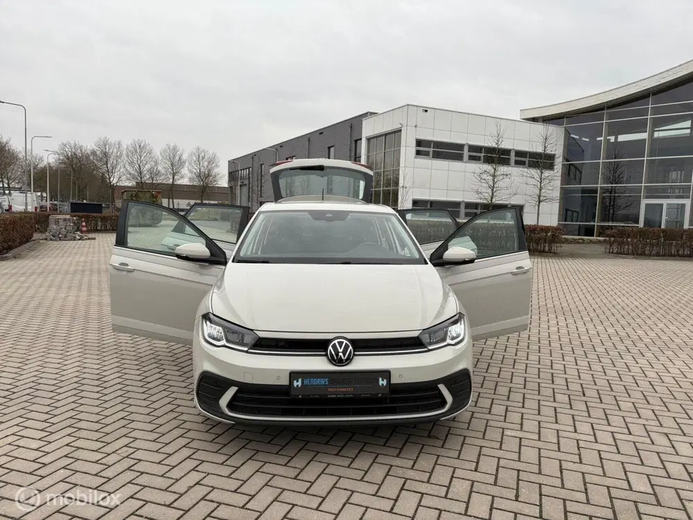Volkswagen Polo 1.0 TSI Life uit 2023, foto 4