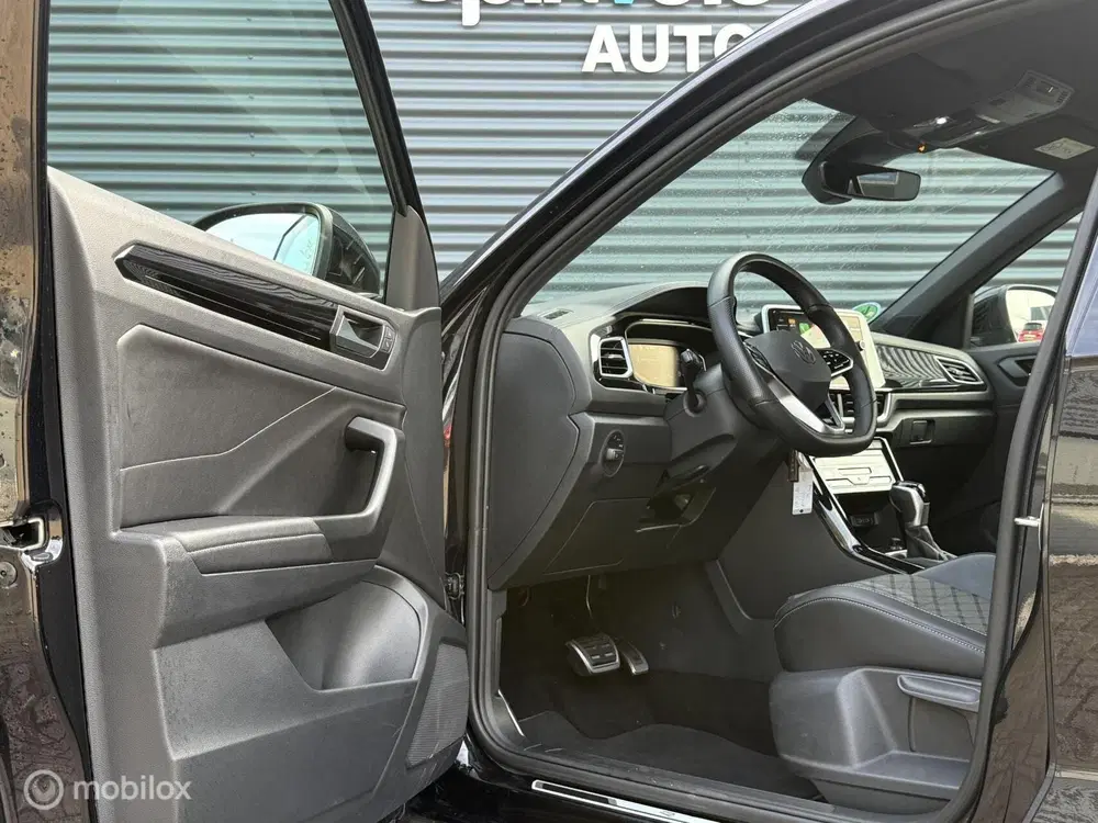 Volkswagen T-Roc 1.5 TSI 3x R-Line uit 2022, foto 15