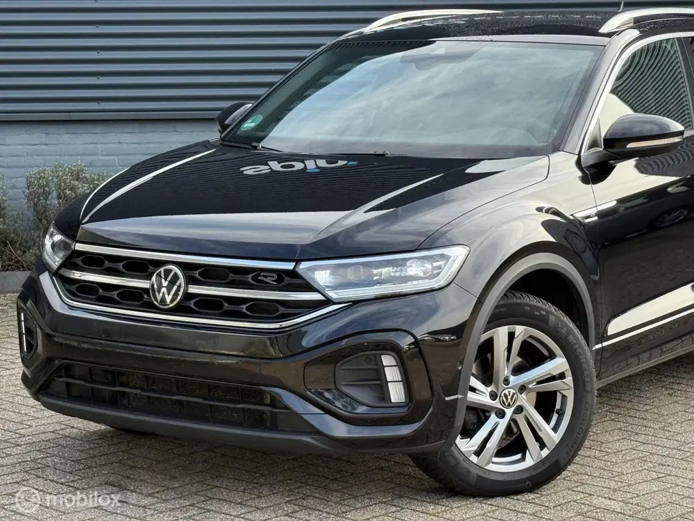 Volkswagen T-Roc 1.5 TSI 3x R-Line uit 2022, foto 2