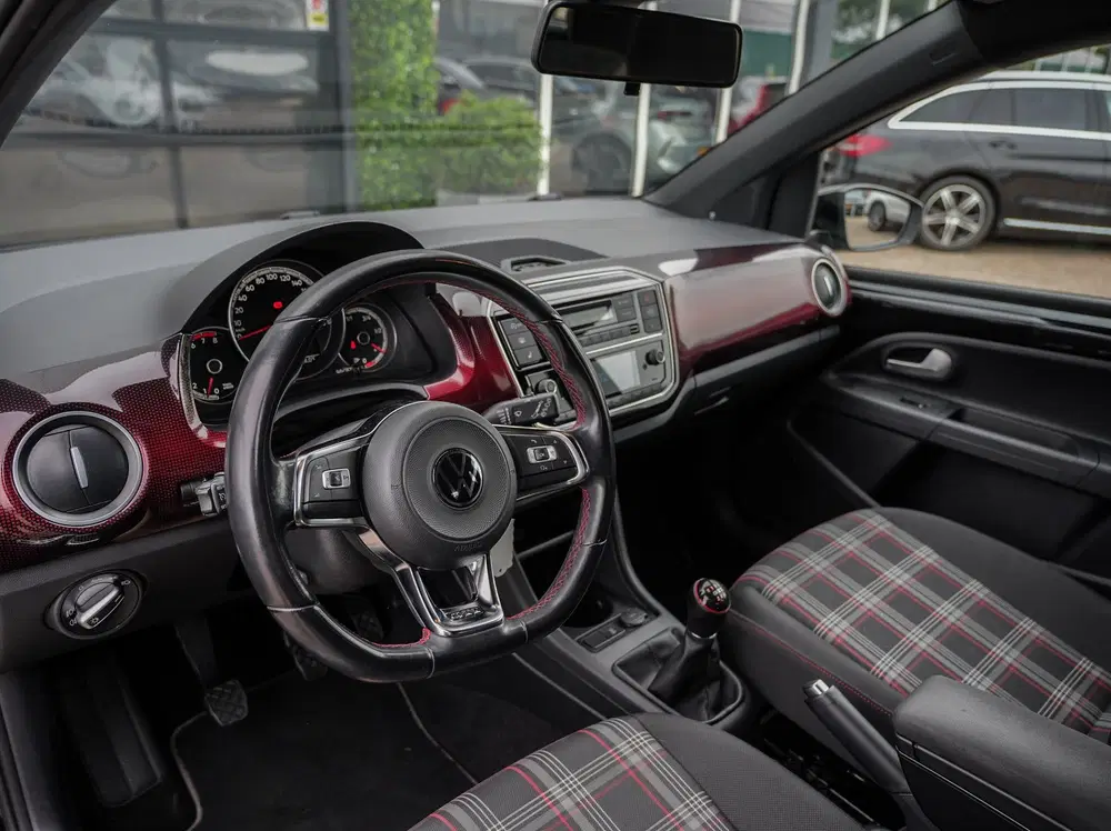 Volkswagen up! 1.0 TSI GTI 116PK uit 2021, foto 14