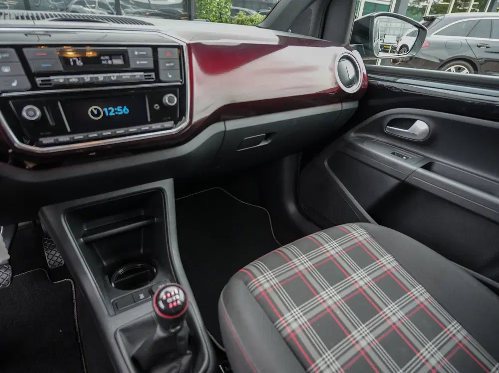 Volkswagen up! 1.0 TSI GTI 116PK uit 2021, foto 2
