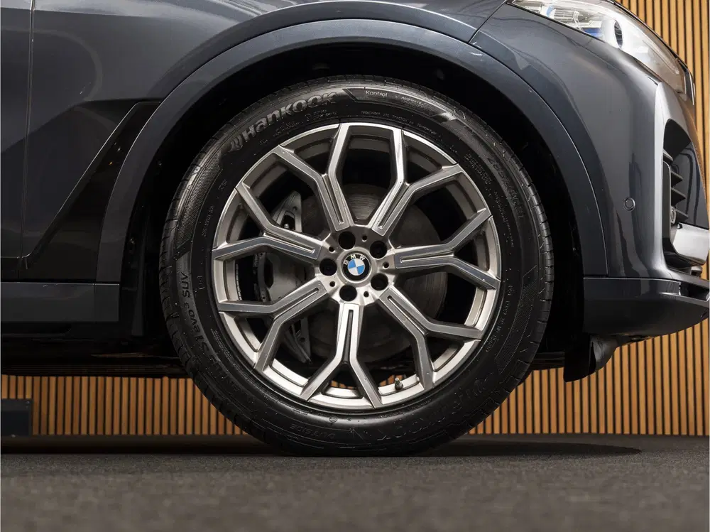 BMW X7 xDrive40i SKYLOUNGE uit 2019, foto 10