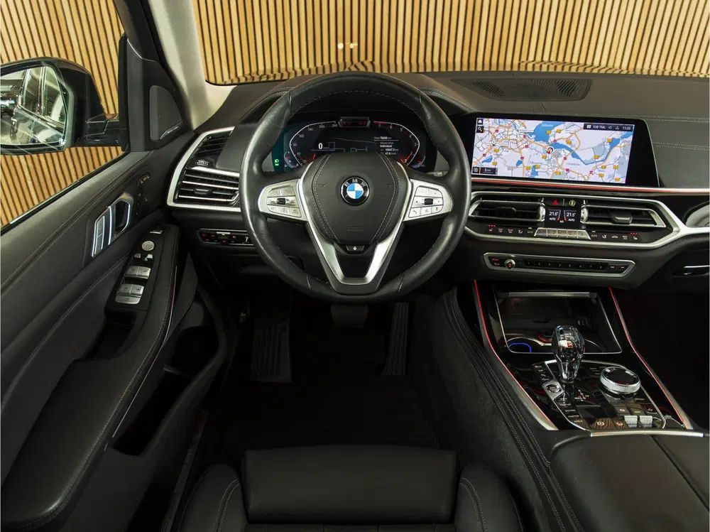 BMW X7 xDrive40i SKYLOUNGE uit 2019, foto 12
