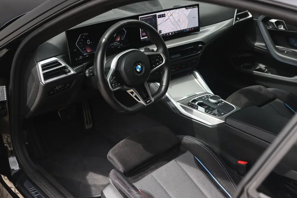 BMW 2-serie 218i M Sport Automaat uit 2025, foto 3